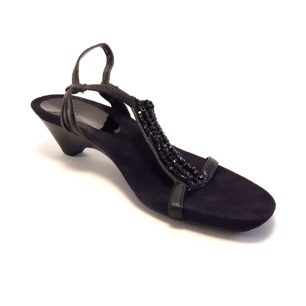 AK Anne Klein iflex black kitten heel beaded